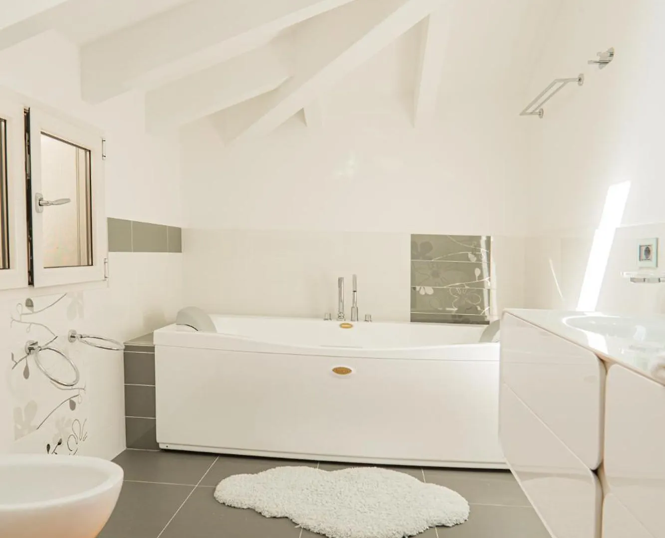 別荘 Appartamento In Villa Antonia ライグエーリア